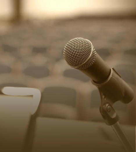 Microfone em um auditório